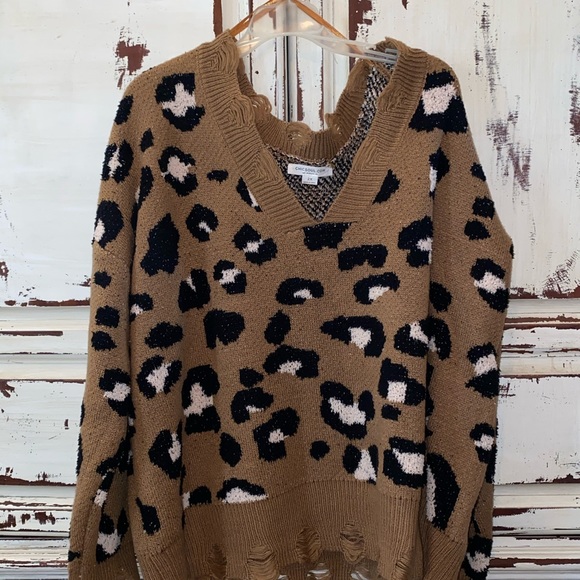 Chic Soul Sweaters - Chic Soul Leopard Print Sweater